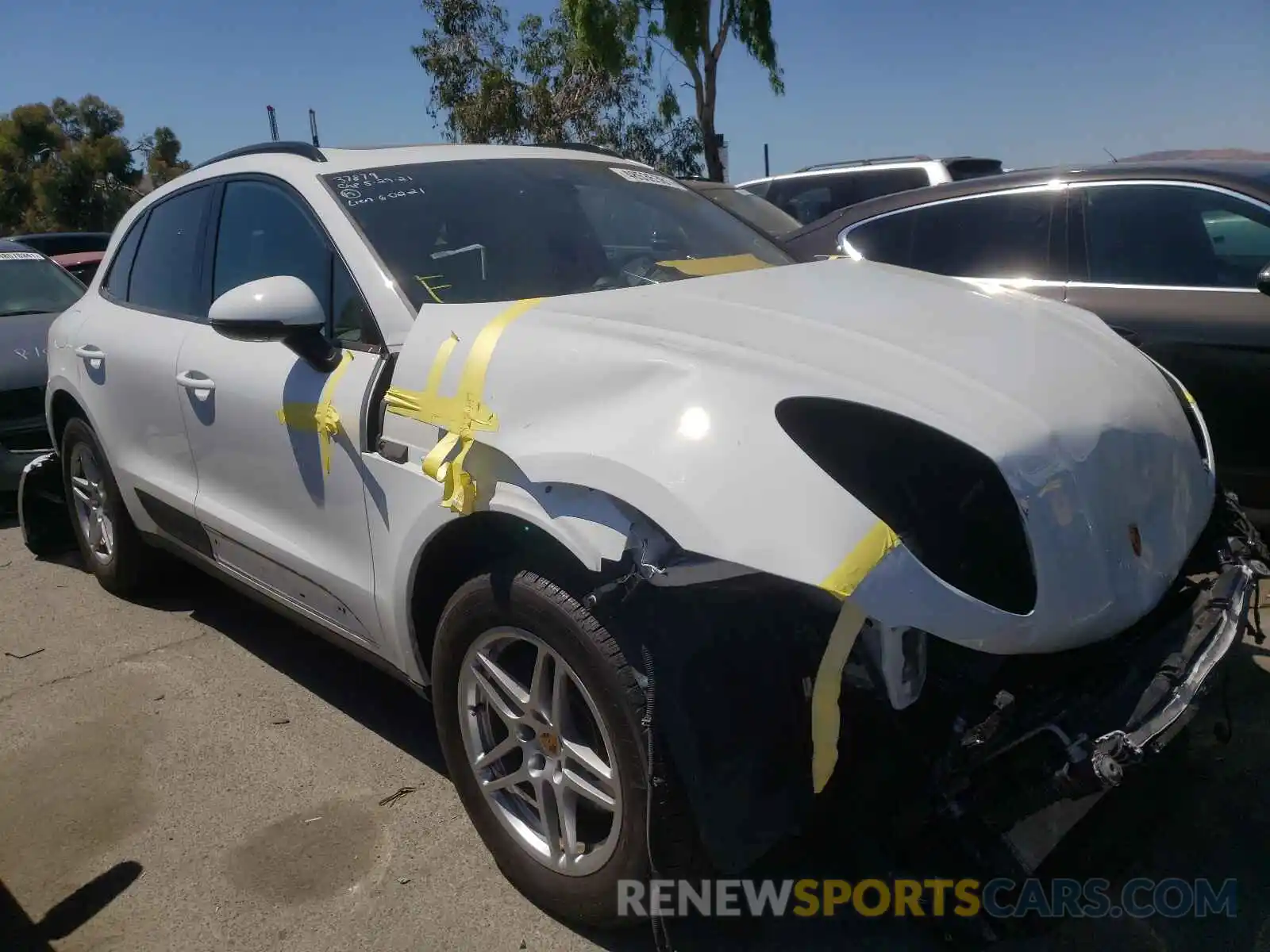 1 Photograph of a damaged car WP1AA2A58LLB06401 PORSCHE MACAN 2020