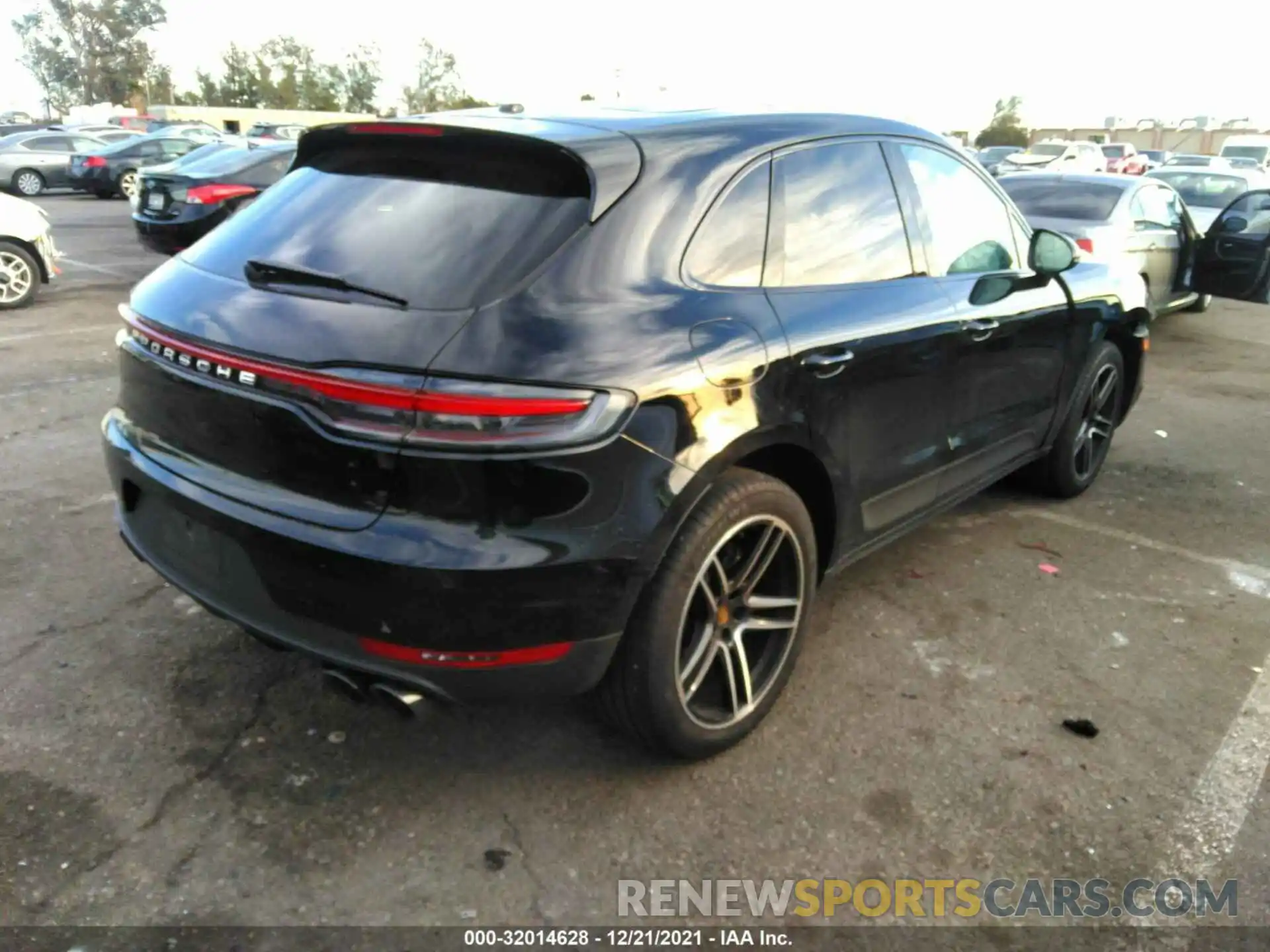 4 Фотография поврежденного автомобиля WP1AA2A58LLB11565 PORSCHE MACAN 2020