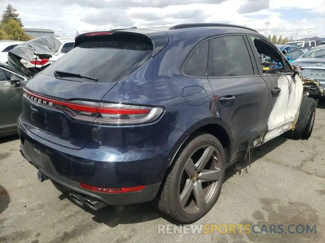 4 Photograph of a damaged car WP1AA2A5XLLB01801 PORSCHE MACAN 2020