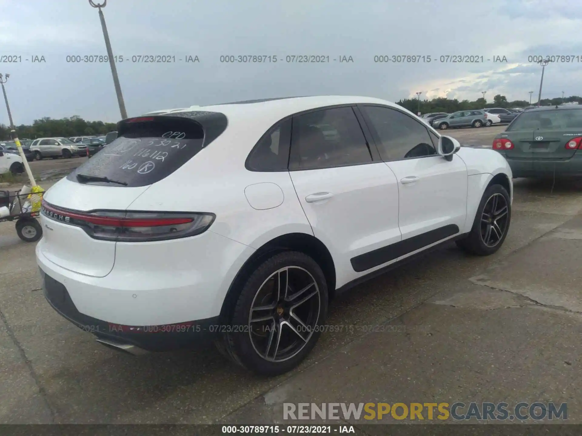 4 Photograph of a damaged car WP1AA2A5XLLB05931 PORSCHE MACAN 2020