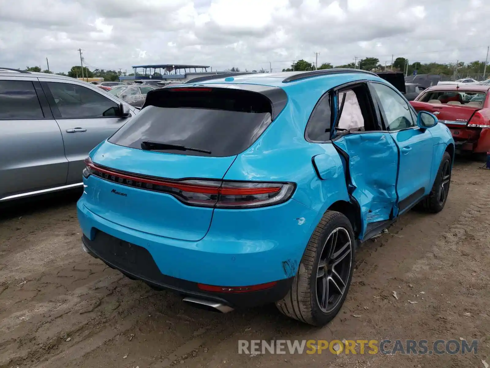 4 Photograph of a damaged car WP1AA2A5XLLB15195 PORSCHE MACAN 2020