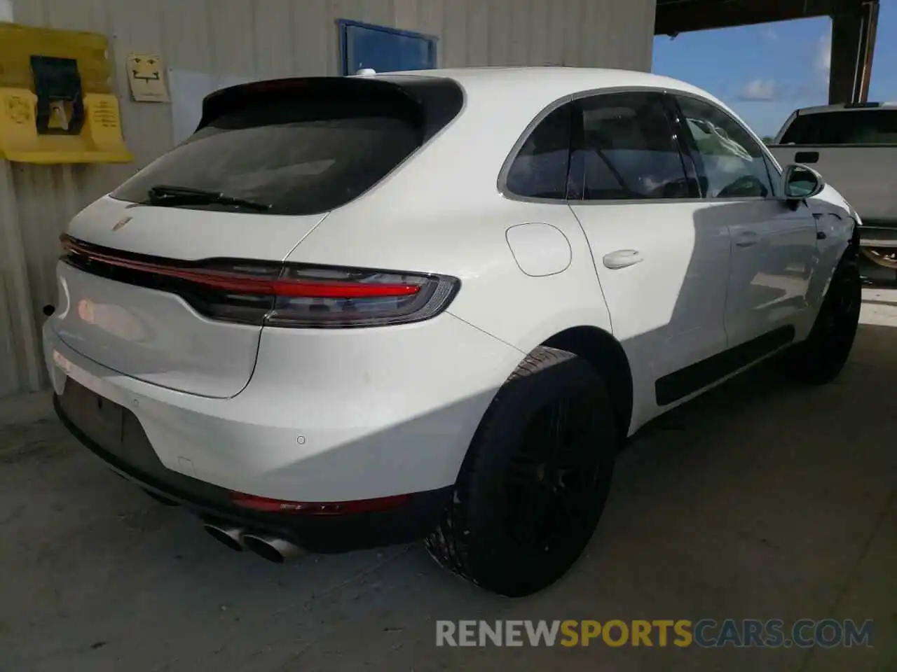 4 Photograph of a damaged car WP1AB2A55LLB32998 PORSCHE MACAN 2020