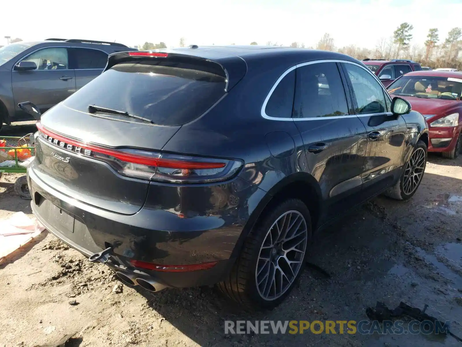 4 Photograph of a damaged car WP1AB2A55LLB35349 PORSCHE MACAN 2020