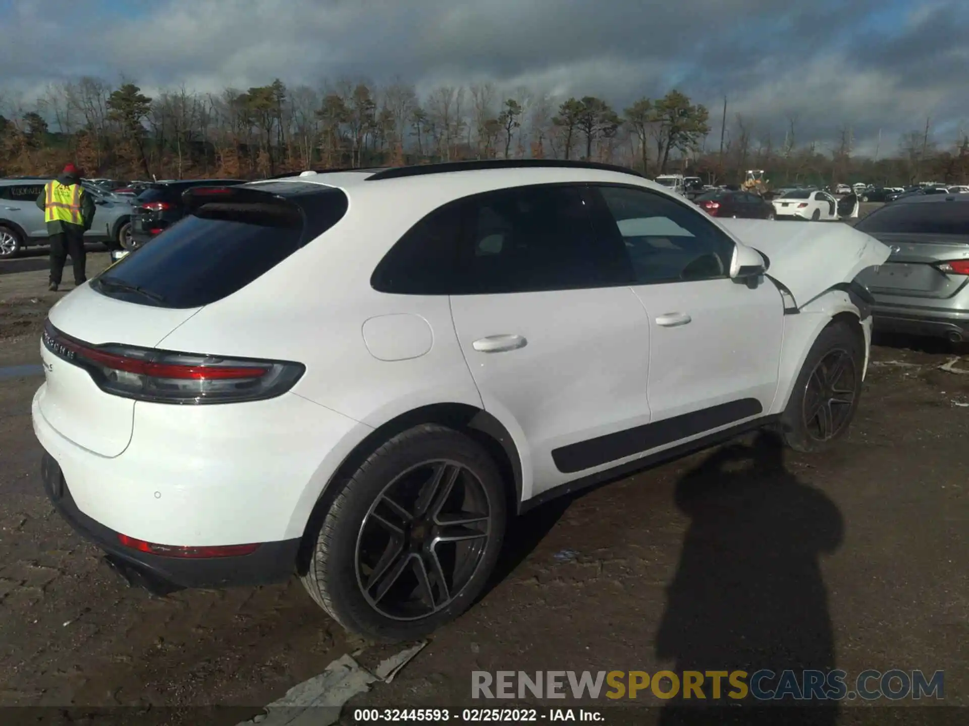 4 Photograph of a damaged car WP1AB2A56LLB34274 PORSCHE MACAN 2020