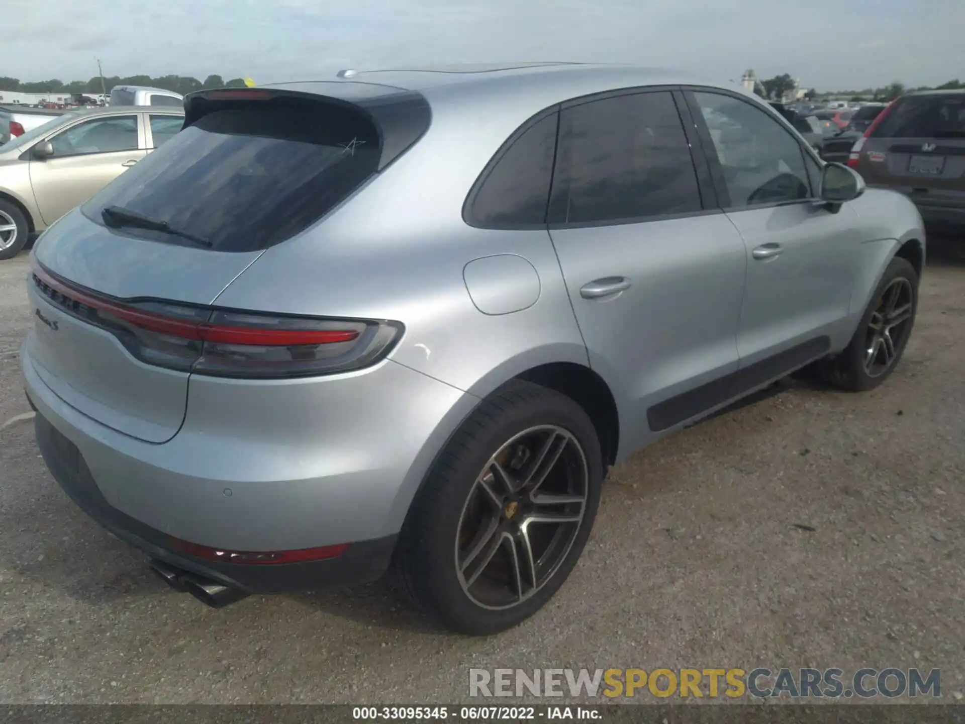 4 Photograph of a damaged car WP1AB2A57LLB36356 PORSCHE MACAN 2020