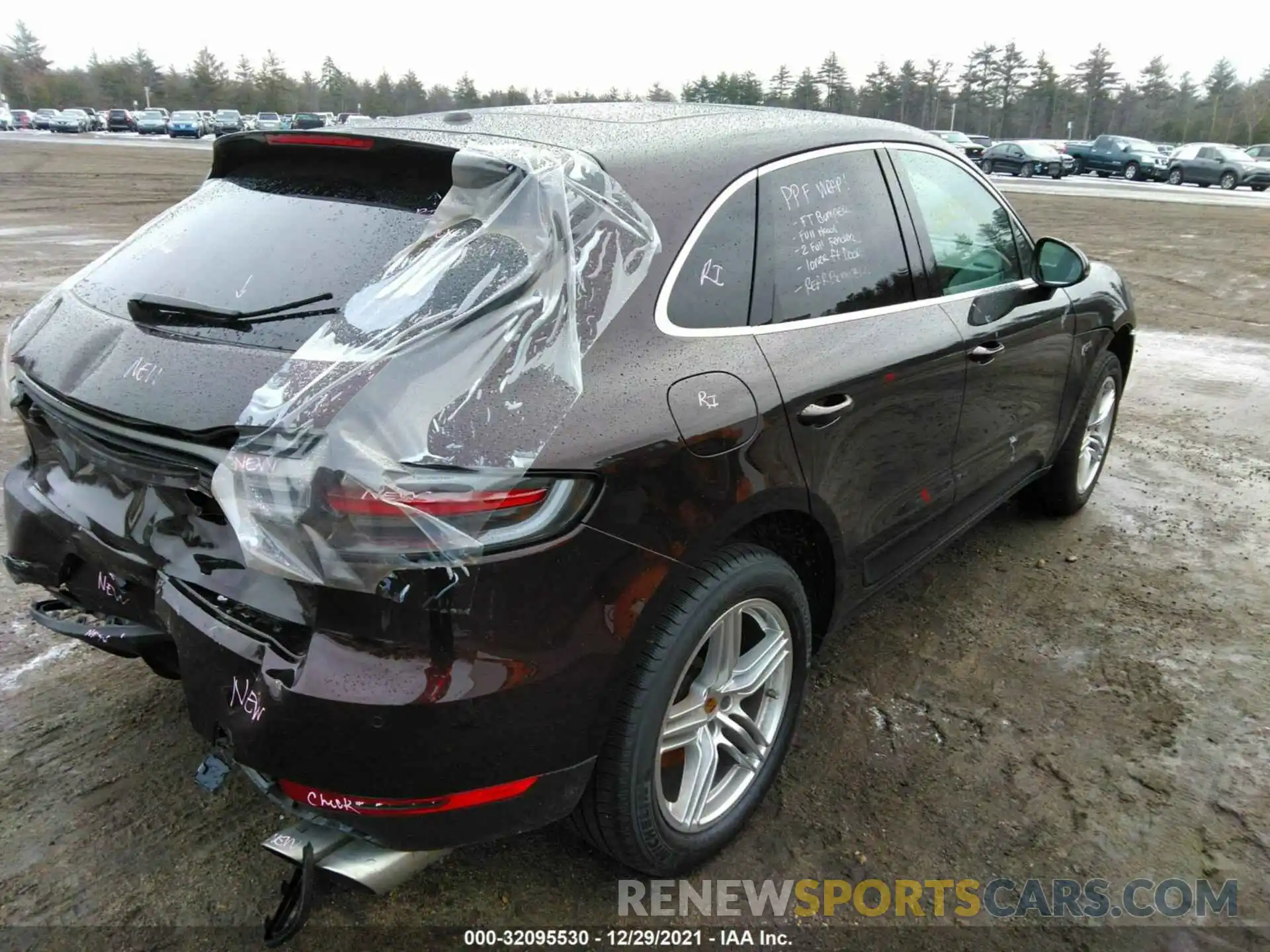 4 Photograph of a damaged car WP1AB2A59LLB30316 PORSCHE MACAN 2020