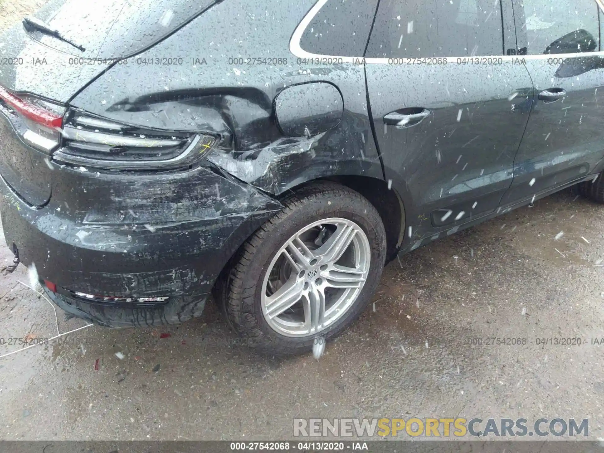 6 Photograph of a damaged car WP1AB2A5XLLB34133 PORSCHE MACAN 2020