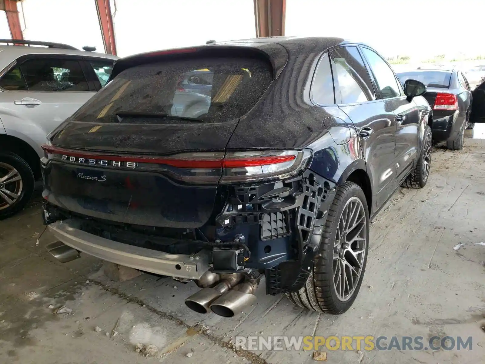 4 Photograph of a damaged car WP1AB2A5XLLB36111 PORSCHE MACAN 2020