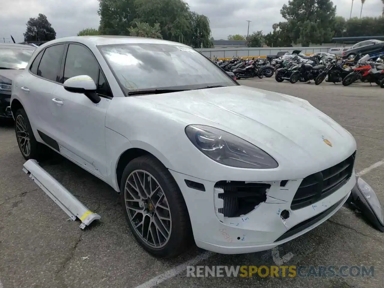 1 Photograph of a damaged car WP1AG2A54LLB56274 PORSCHE MACAN 2020