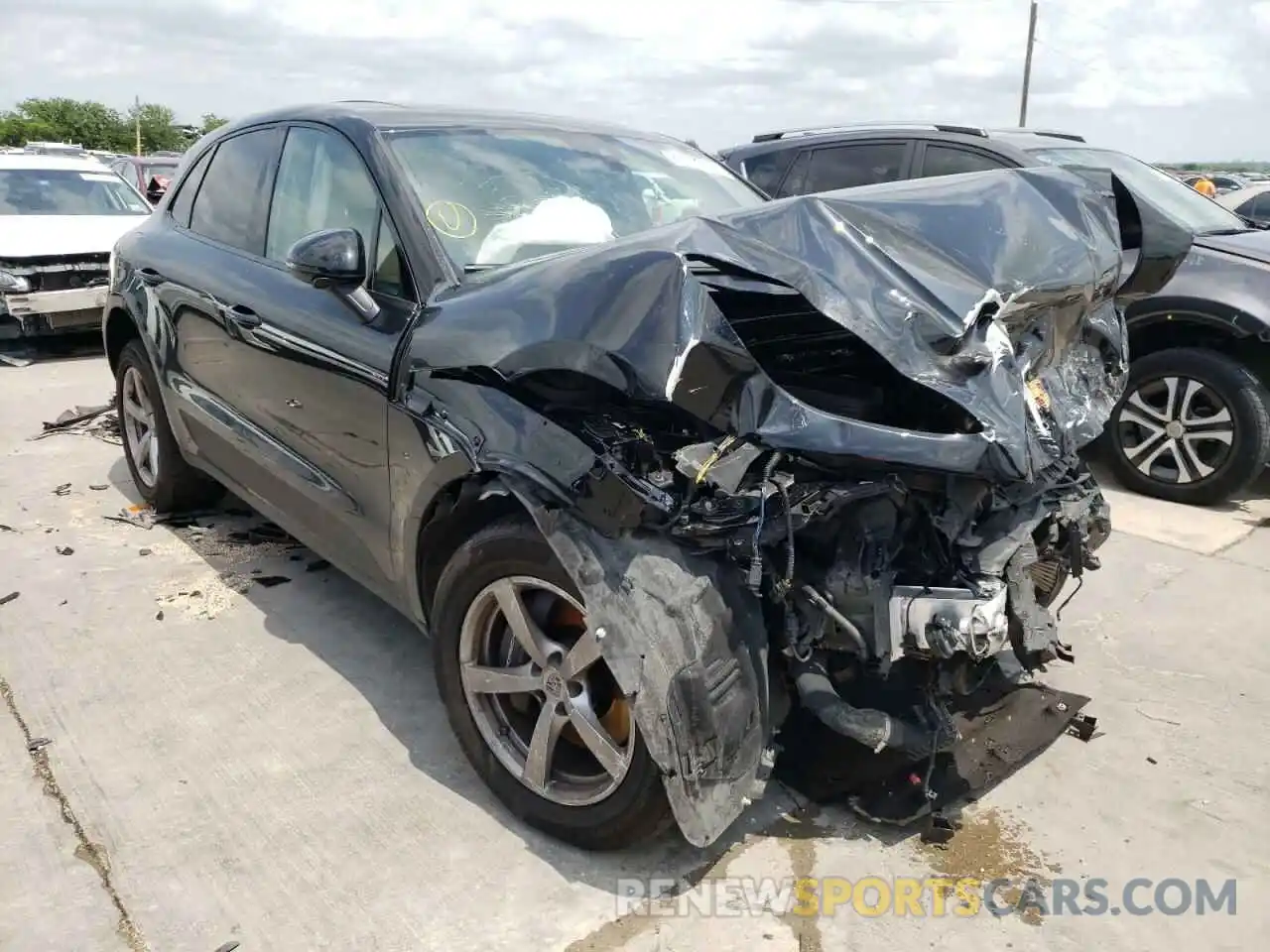 1 Photograph of a damaged car WP1AA2A50MLB03915 PORSCHE MACAN 2021