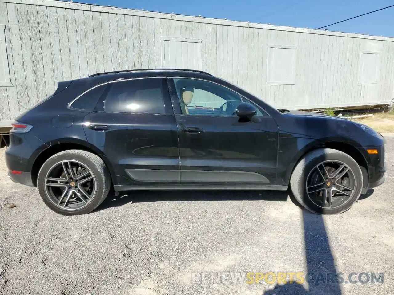 9 Photograph of a damaged car WP1AA2A50MLB10332 PORSCHE MACAN 2021