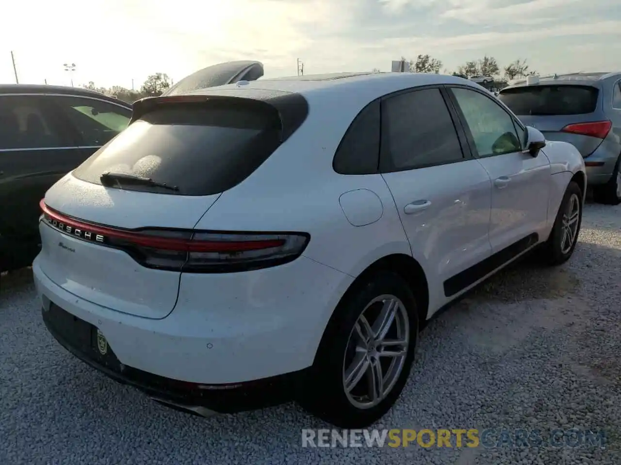 4 Photograph of a damaged car WP1AA2A50MLB16664 PORSCHE MACAN 2021