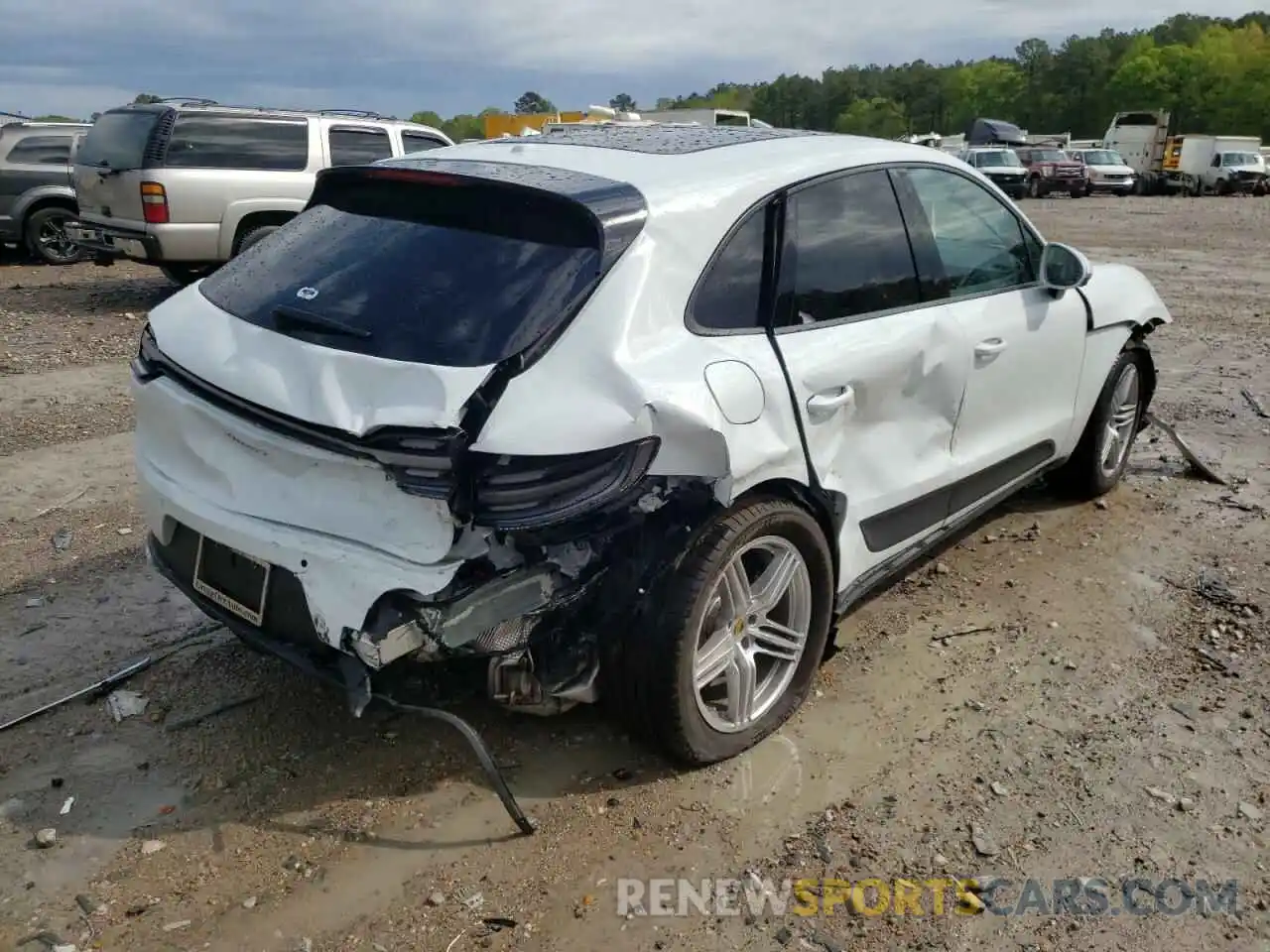 4 Photograph of a damaged car WP1AA2A51MLB17208 PORSCHE MACAN 2021