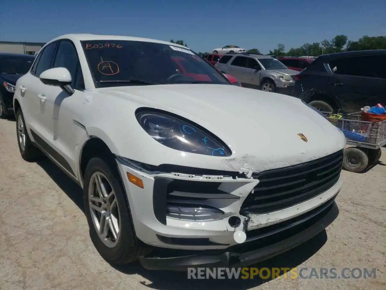 1 Photograph of a damaged car WP1AA2A54MLB02976 PORSCHE MACAN 2021