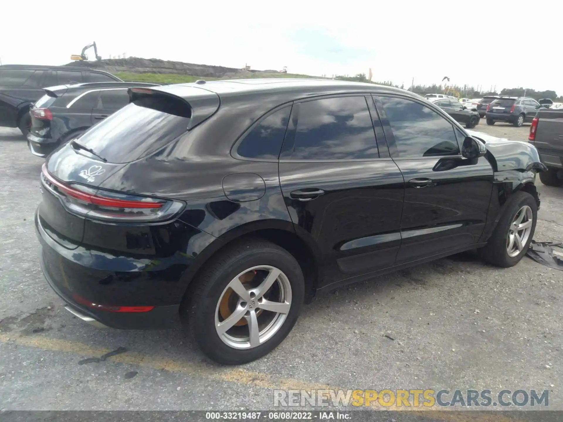 4 Photograph of a damaged car WP1AA2A54MLB11063 PORSCHE MACAN 2021