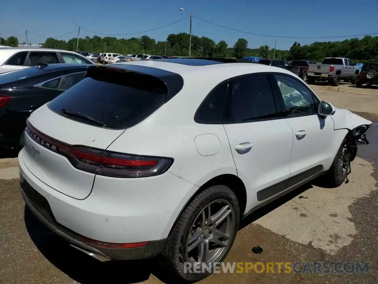 4 Photograph of a damaged car WP1AA2A54MLB15856 PORSCHE MACAN 2021