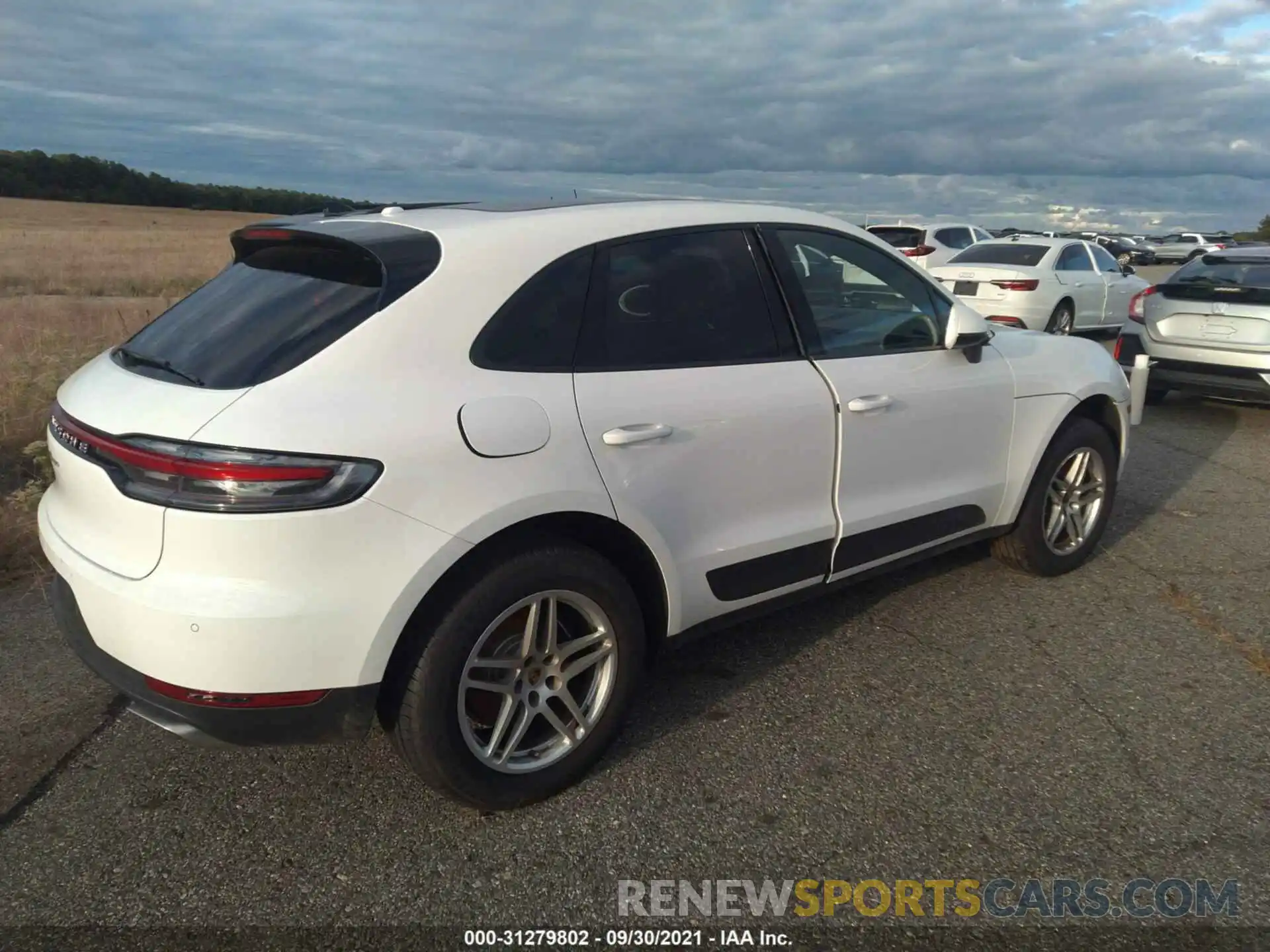 4 Photograph of a damaged car WP1AA2A55MLB05000 PORSCHE MACAN 2021