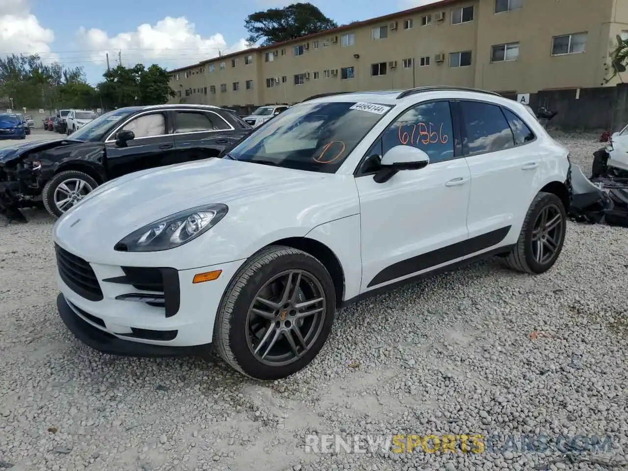 1 Photograph of a damaged car WP1AA2A56MLB15485 PORSCHE MACAN 2021