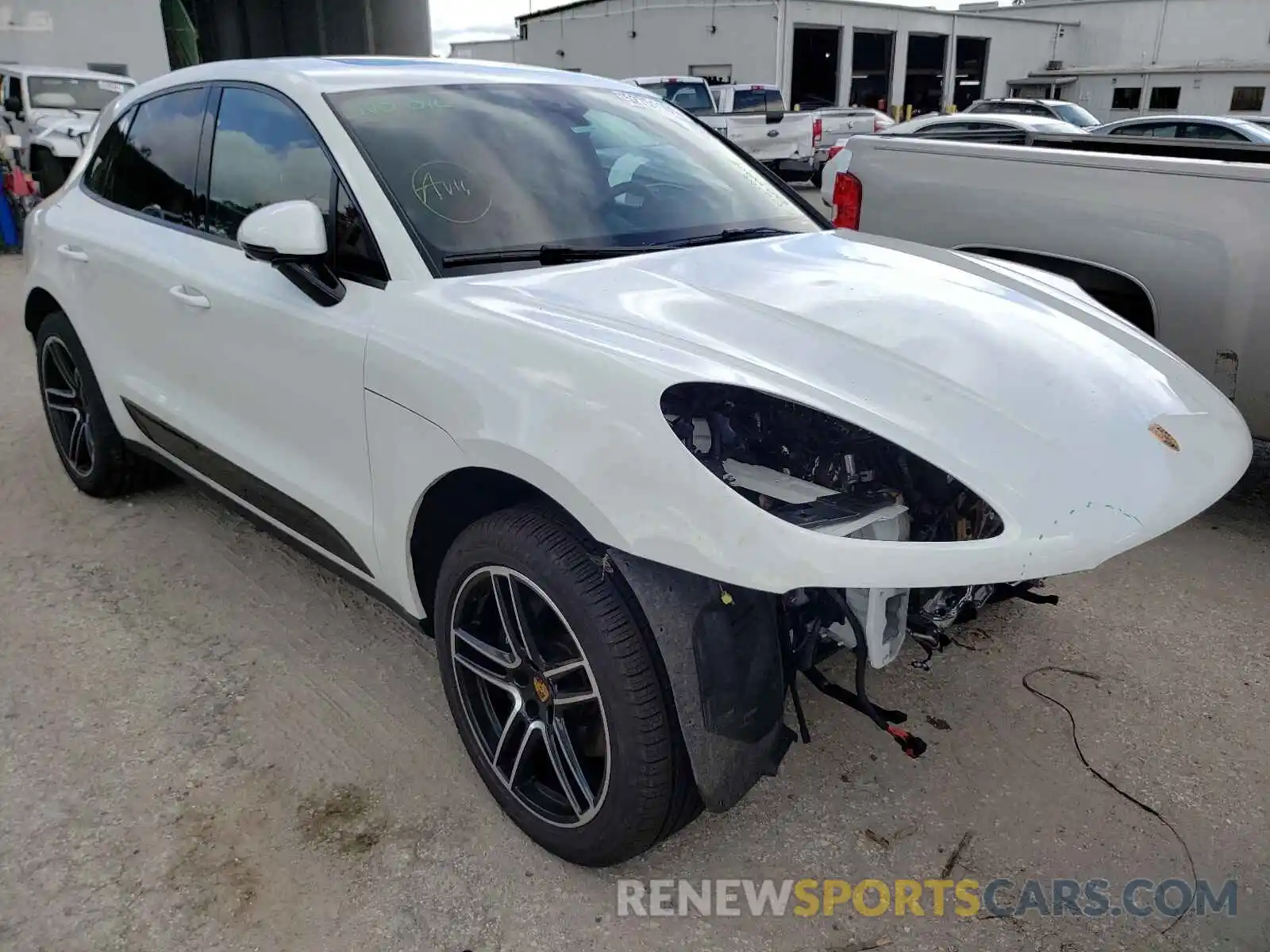 1 Photograph of a damaged car WP1AA2A57MLB03121 PORSCHE MACAN 2021