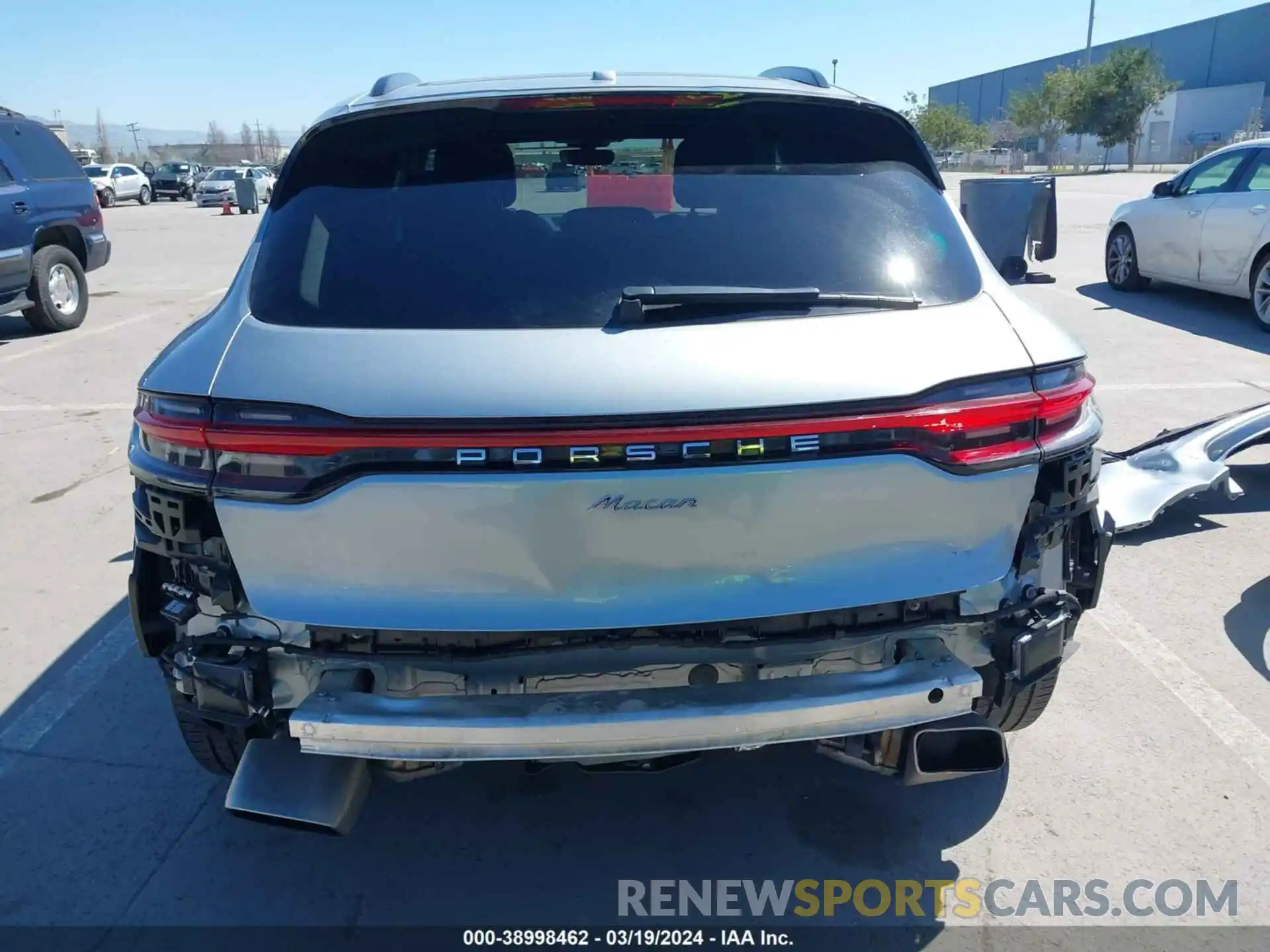 17 Photograph of a damaged car WP1AA2A57MLB05631 PORSCHE MACAN 2021