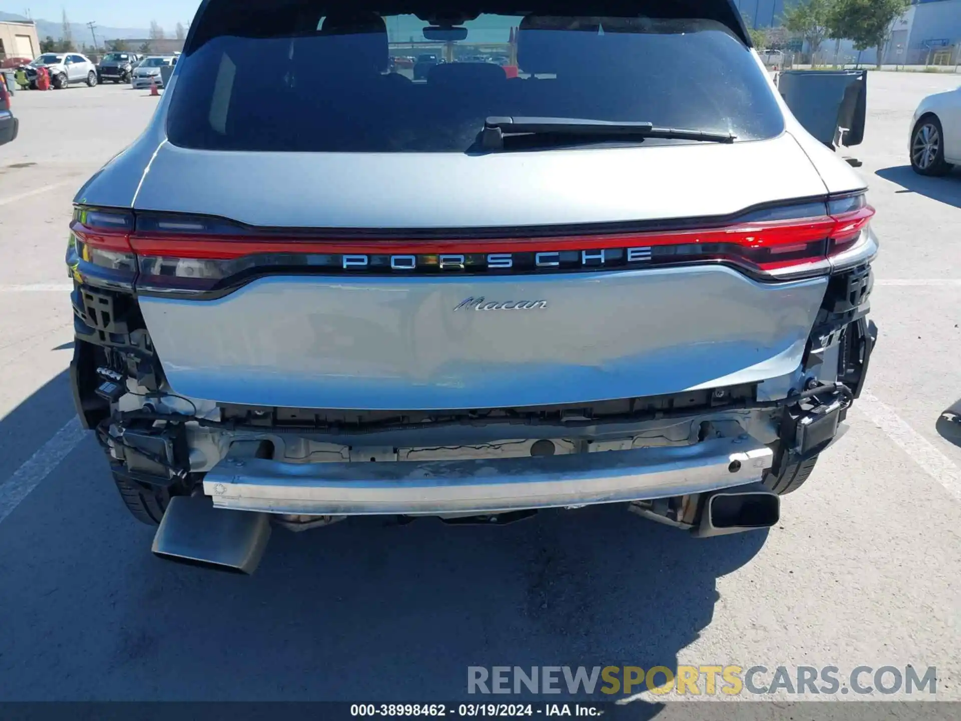 18 Photograph of a damaged car WP1AA2A57MLB05631 PORSCHE MACAN 2021