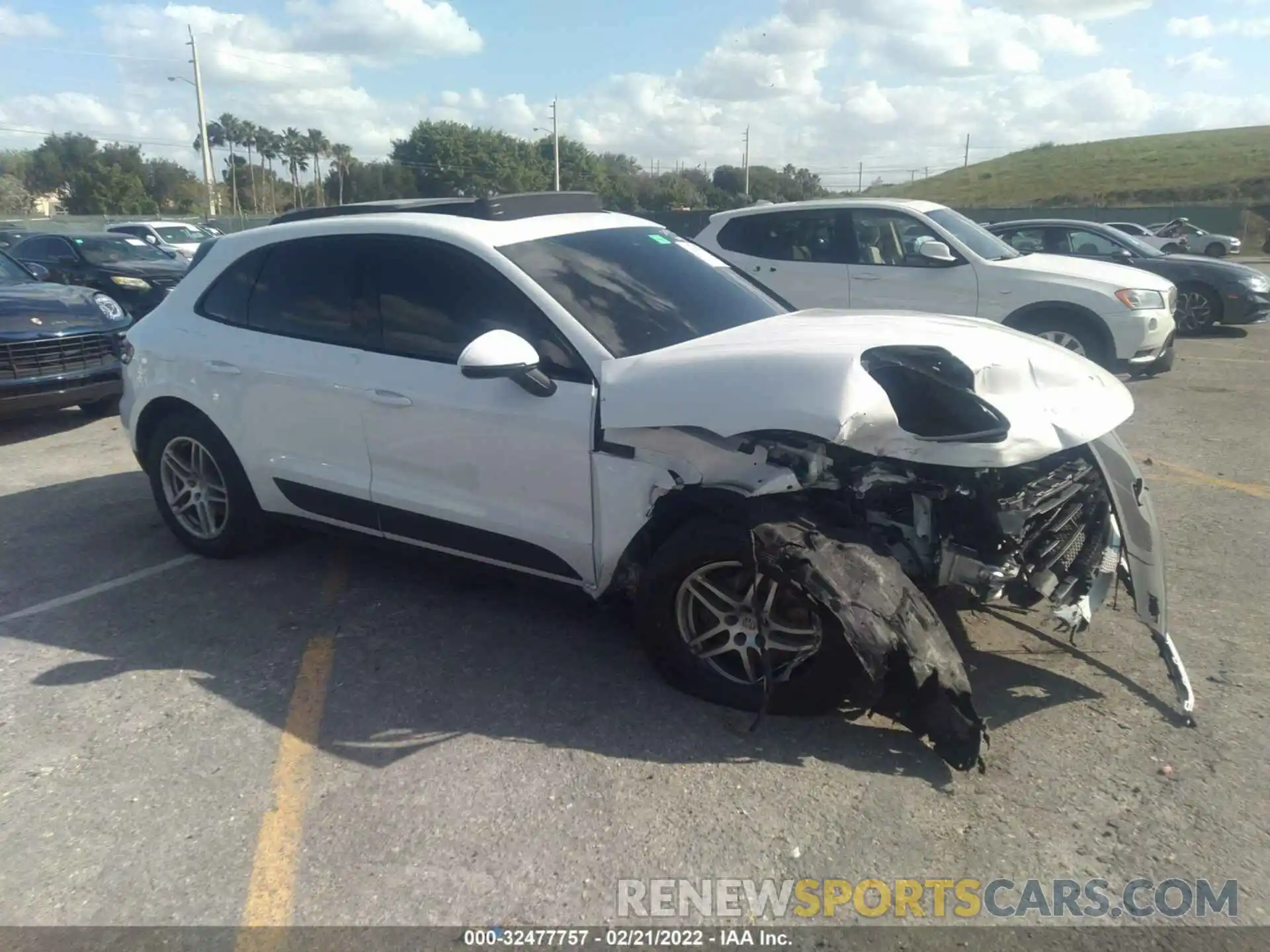 1 Photograph of a damaged car WP1AA2A58MLB06366 PORSCHE MACAN 2021