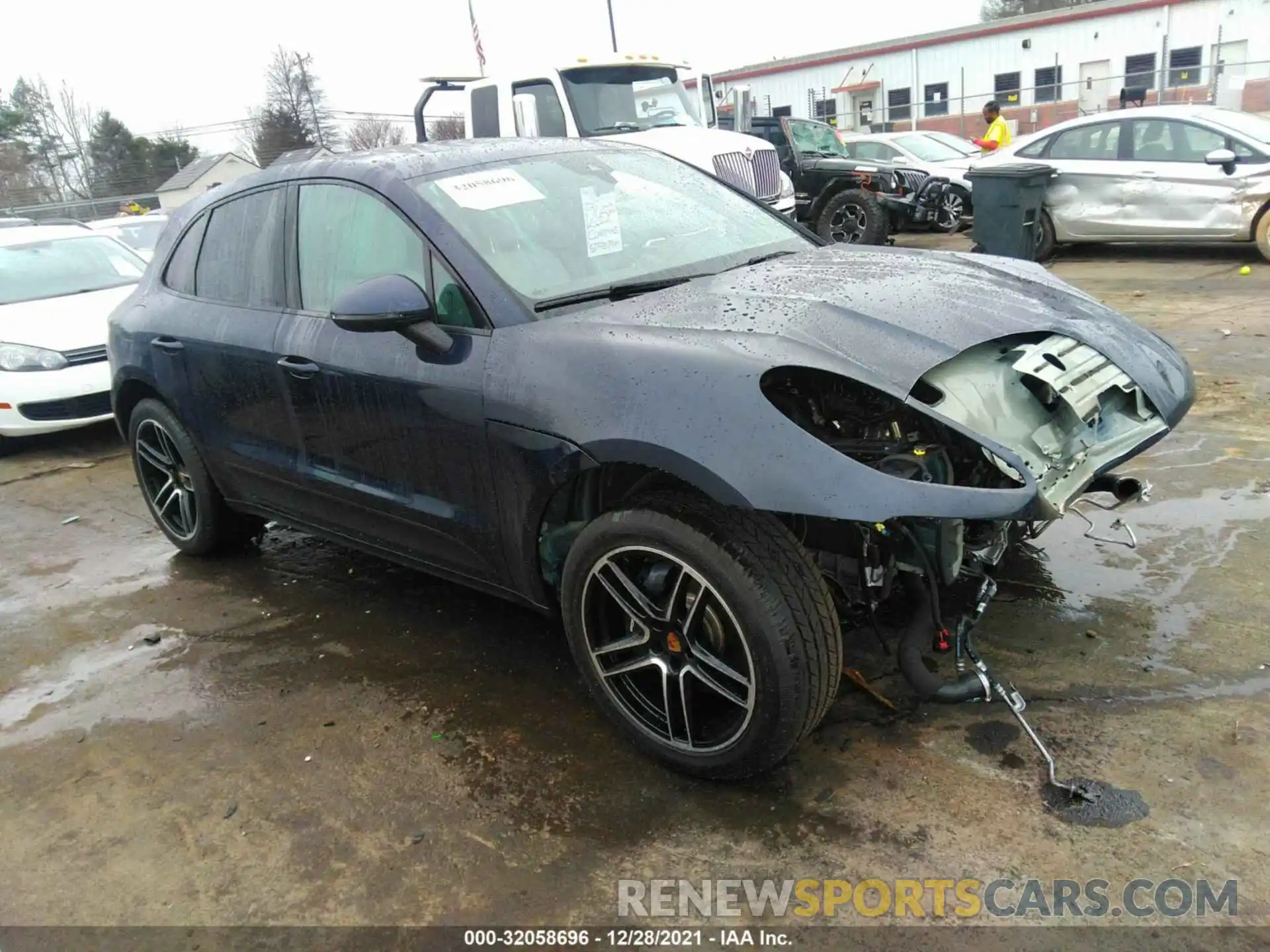 1 Photograph of a damaged car WP1AA2A58MLB11373 PORSCHE MACAN 2021