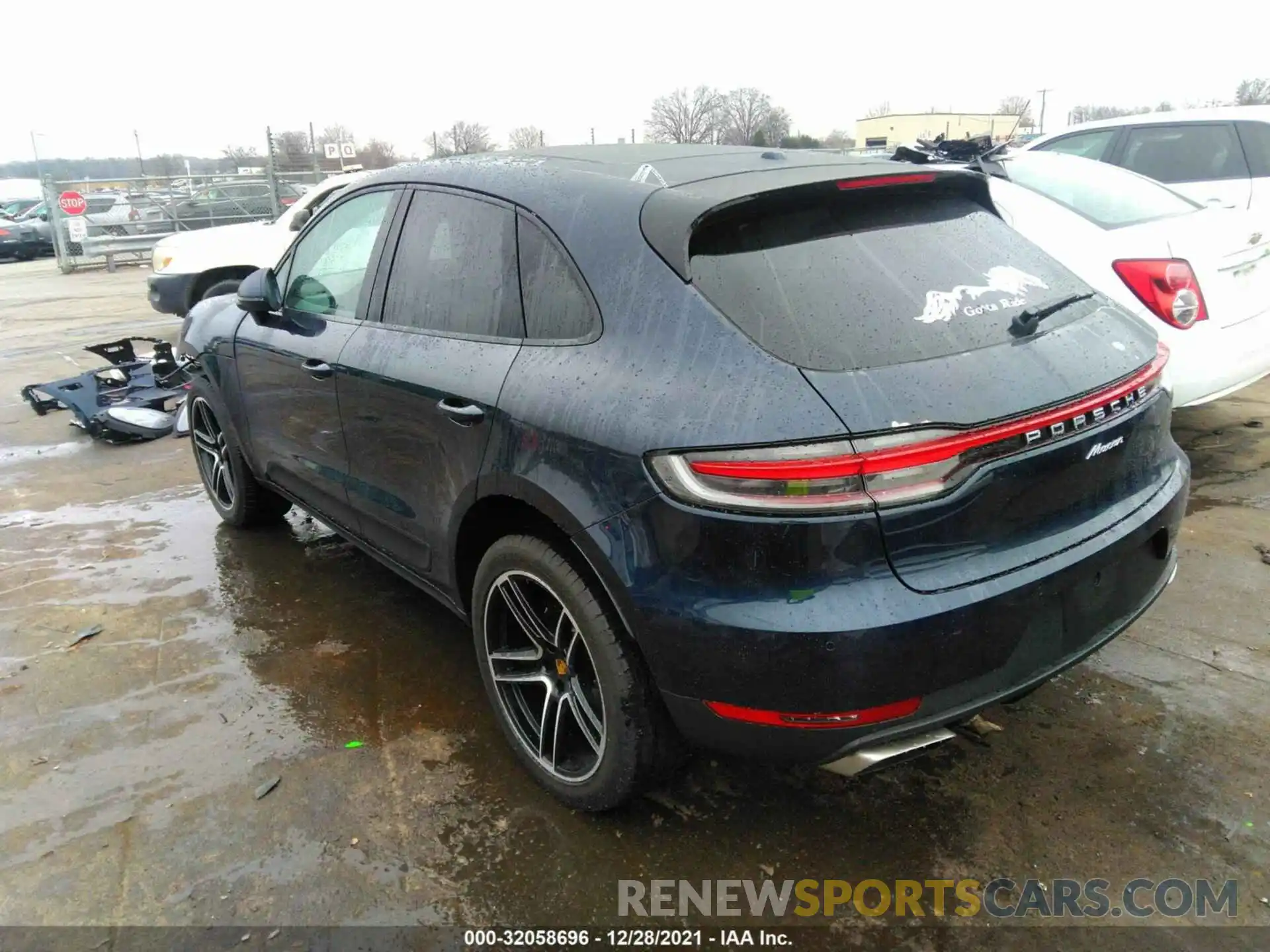 3 Photograph of a damaged car WP1AA2A58MLB11373 PORSCHE MACAN 2021