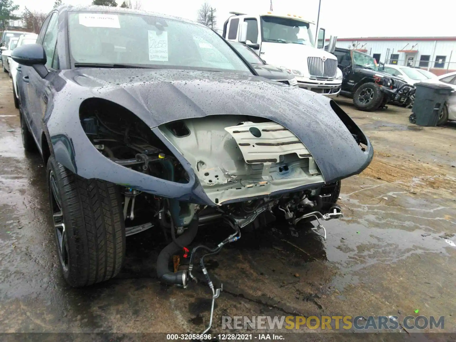 6 Photograph of a damaged car WP1AA2A58MLB11373 PORSCHE MACAN 2021