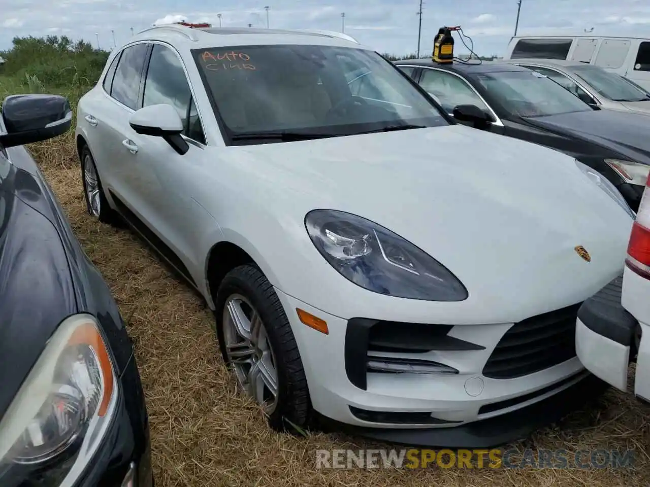 1 Photograph of a damaged car WP1AA2A58MLB13480 PORSCHE MACAN 2021