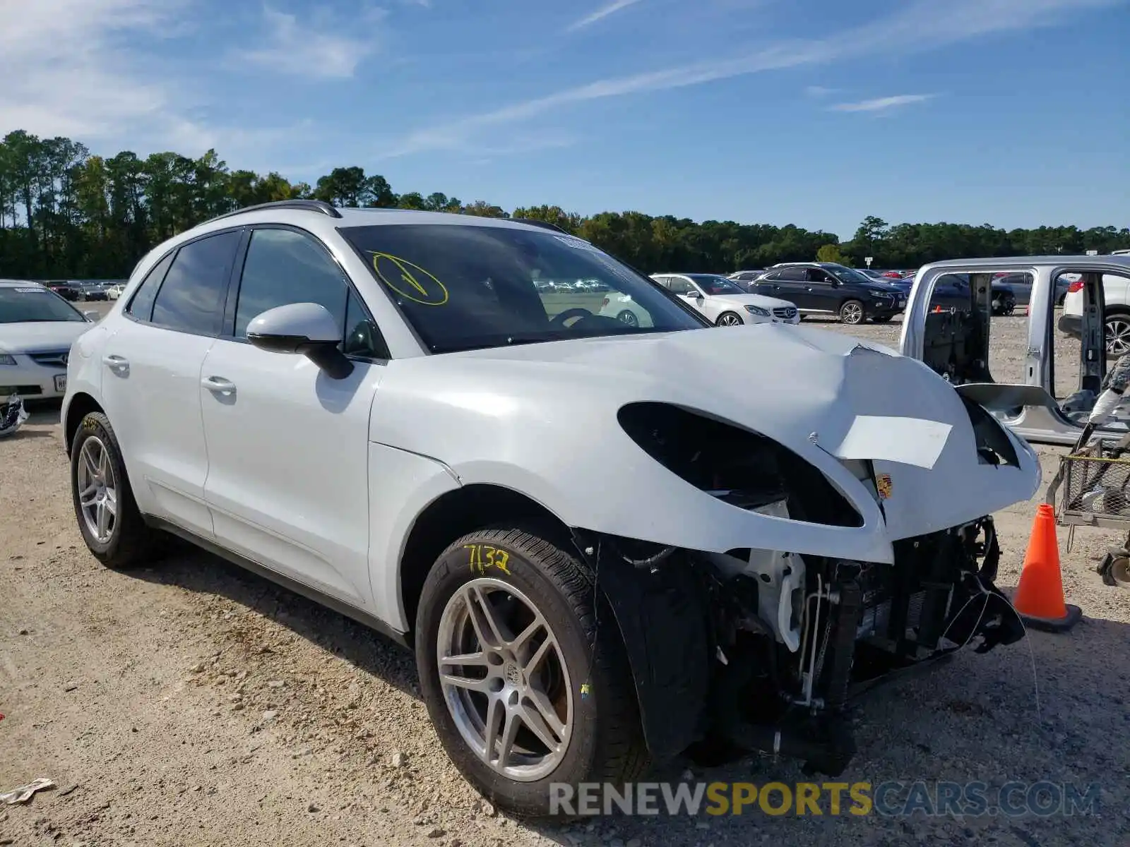 1 Photograph of a damaged car WP1AA2A59MLB03962 PORSCHE MACAN 2021