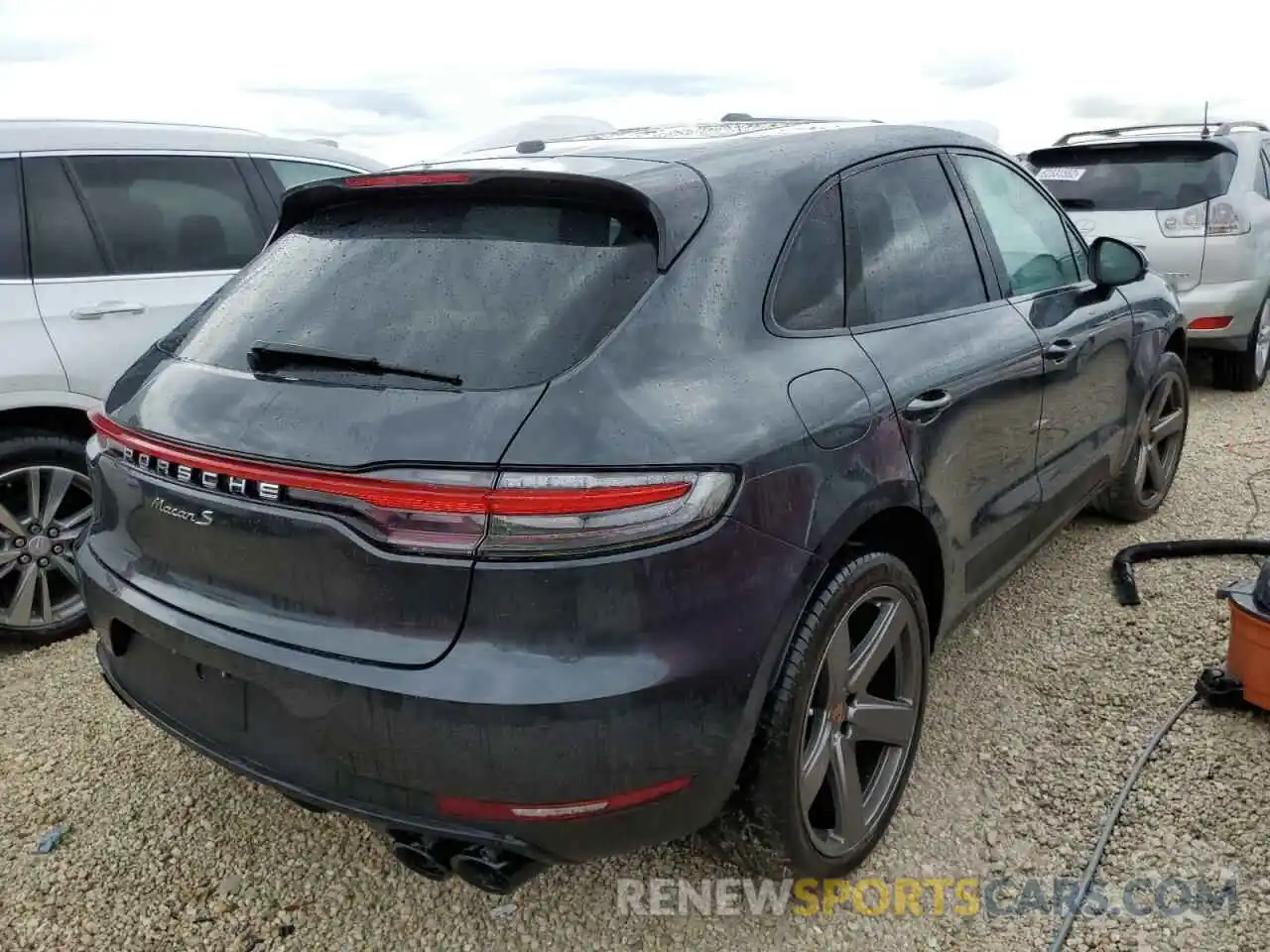 4 Photograph of a damaged car WP1AB2A50MLB37656 PORSCHE MACAN 2021