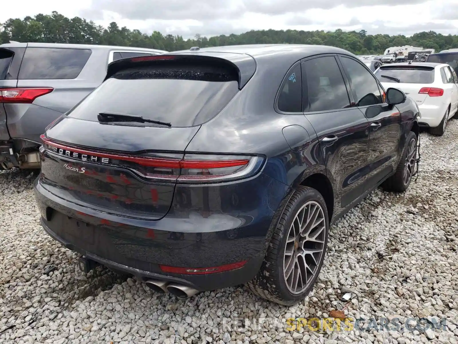 4 Photograph of a damaged car WP1AB2A53MLB31186 PORSCHE MACAN 2021