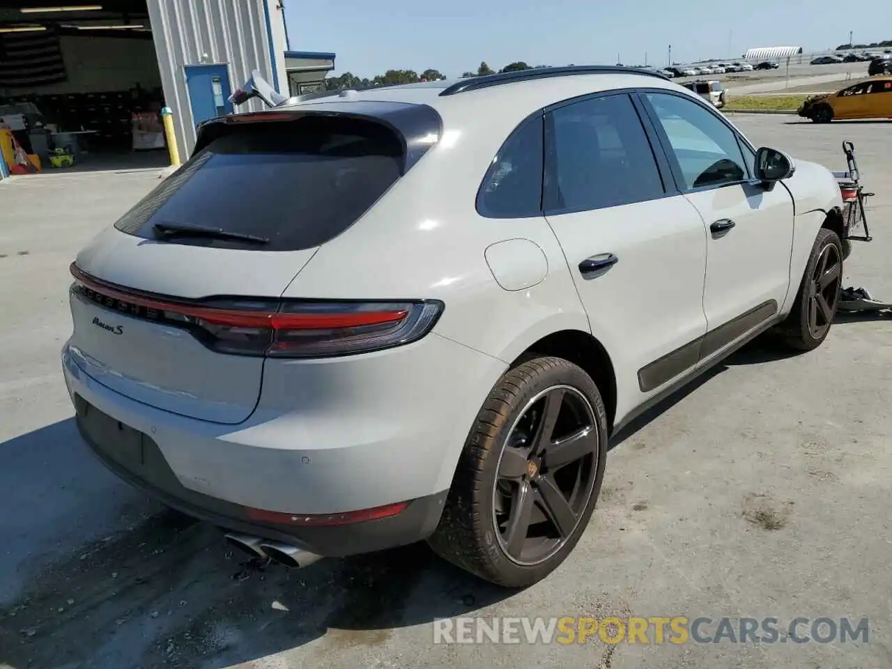 4 Photograph of a damaged car WP1AB2A53MLB37019 PORSCHE MACAN 2021