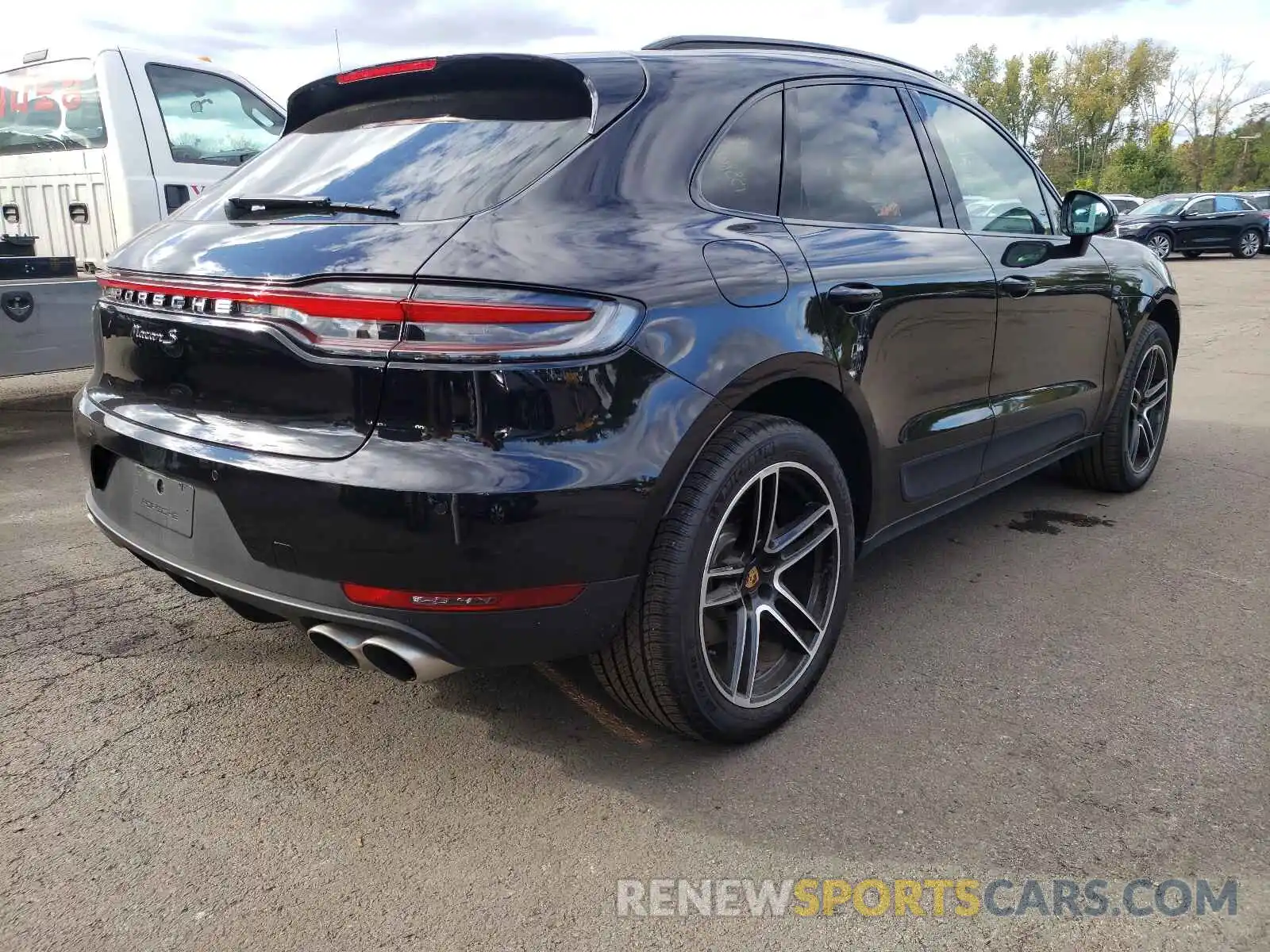 4 Photograph of a damaged car WP1AB2A54MLB33156 PORSCHE MACAN 2021