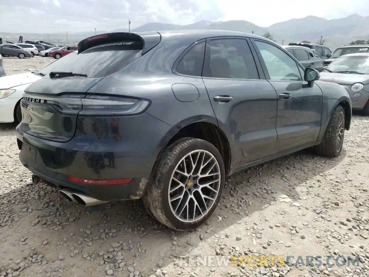 4 Photograph of a damaged car WP1AB2A55MLB31982 PORSCHE MACAN 2021