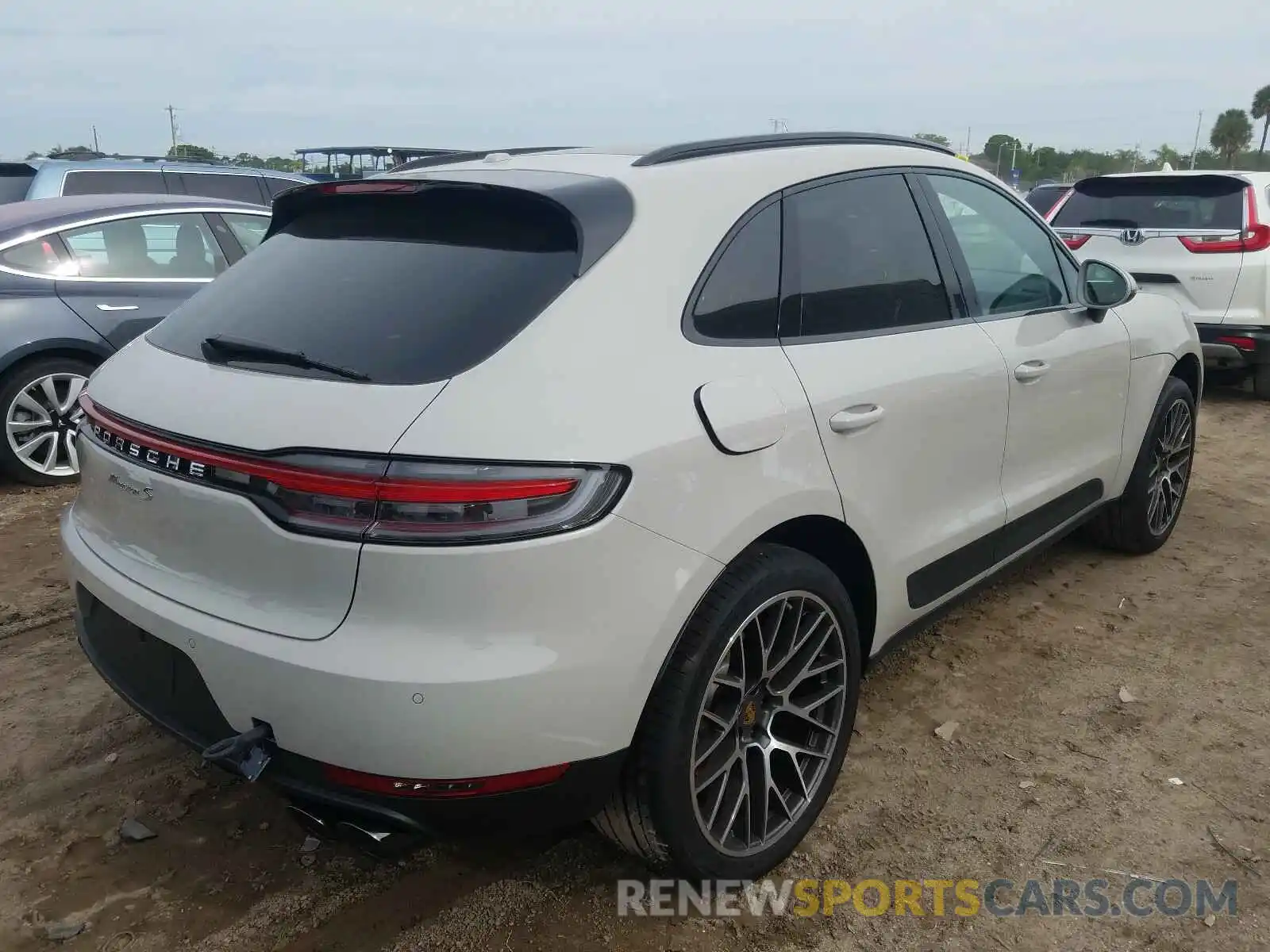 4 Photograph of a damaged car WP1AB2A55MLB34056 PORSCHE MACAN 2021