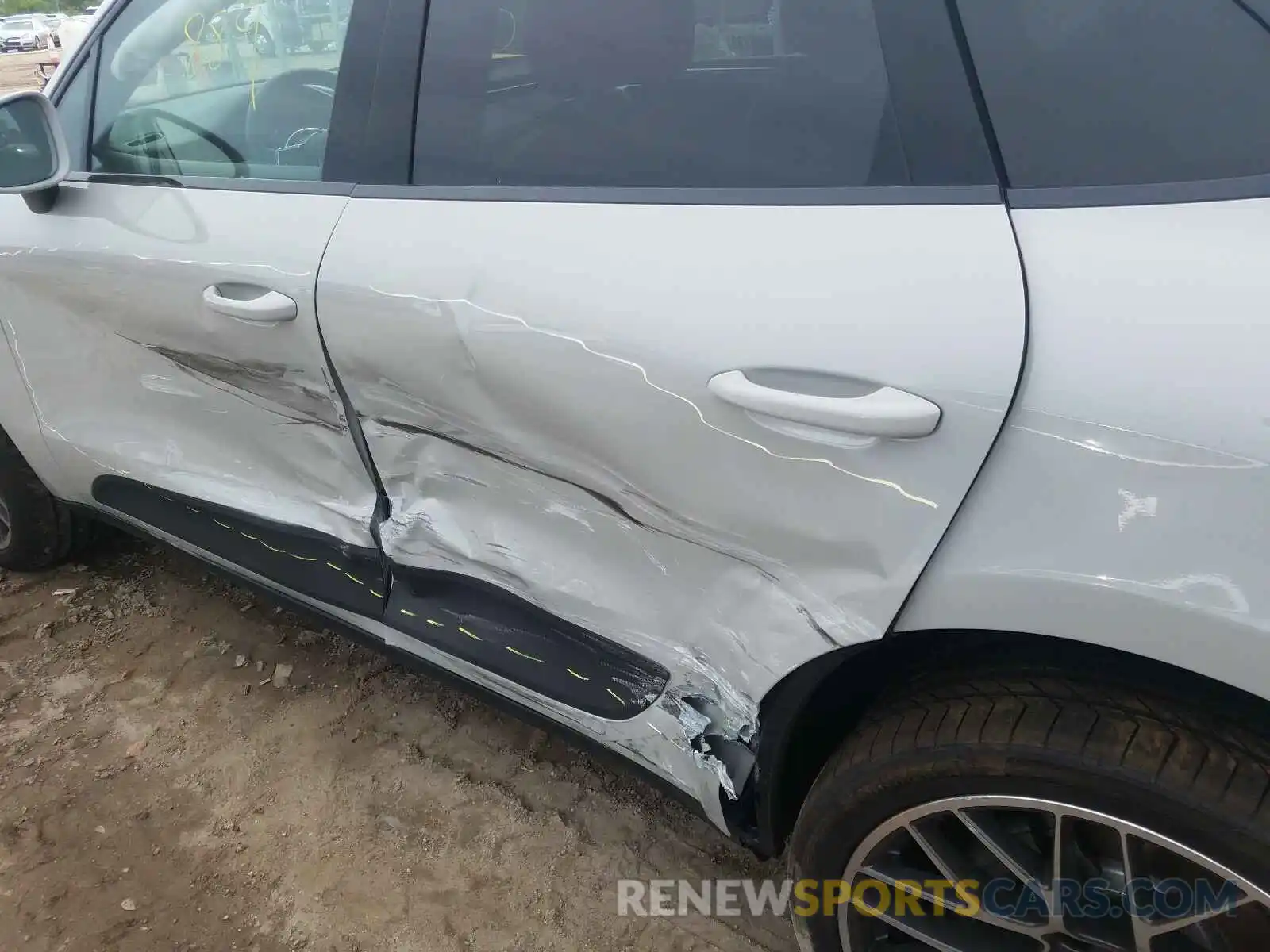 9 Photograph of a damaged car WP1AB2A55MLB34056 PORSCHE MACAN 2021