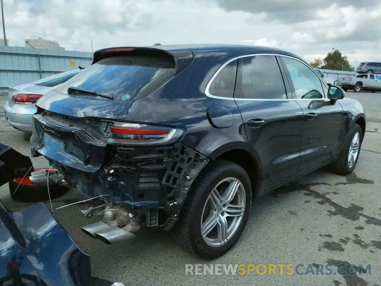 4 Photograph of a damaged car WP1AB2A56MLB33014 PORSCHE MACAN 2021