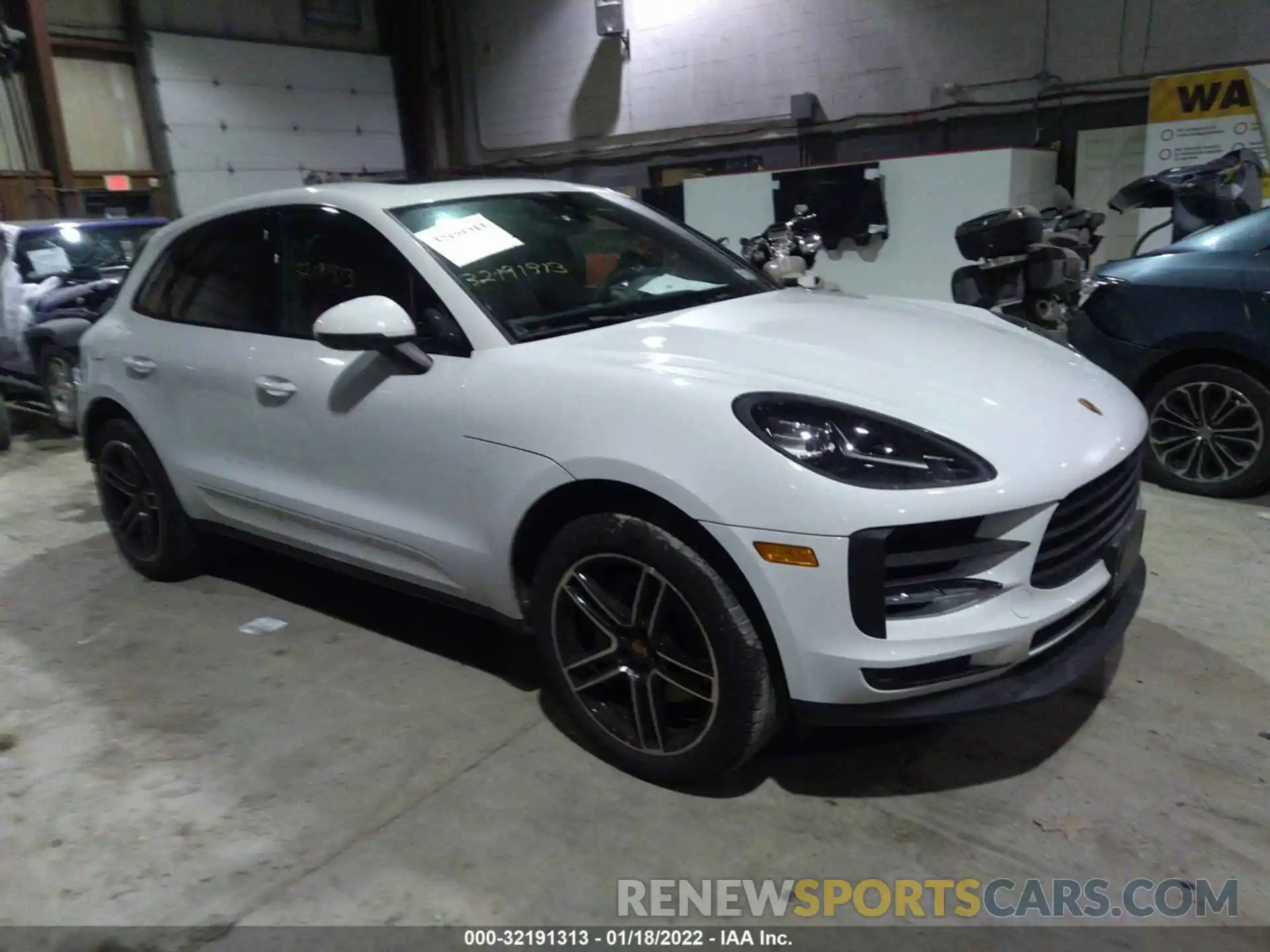 1 Photograph of a damaged car WP1AB2A57MLB31949 PORSCHE MACAN 2021