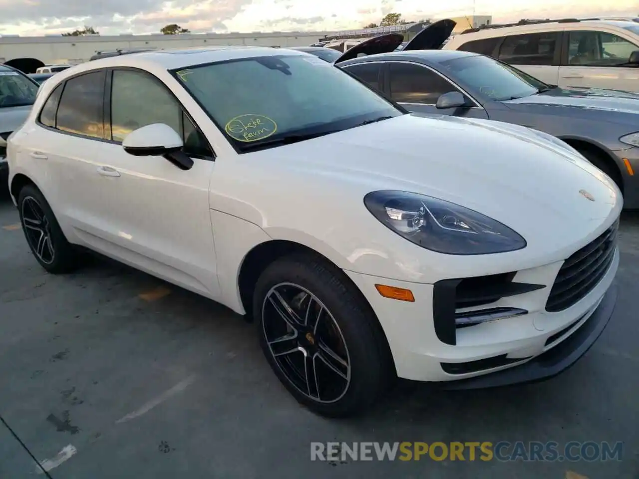 1 Photograph of a damaged car WP1AB2A57MLB36455 PORSCHE MACAN 2021