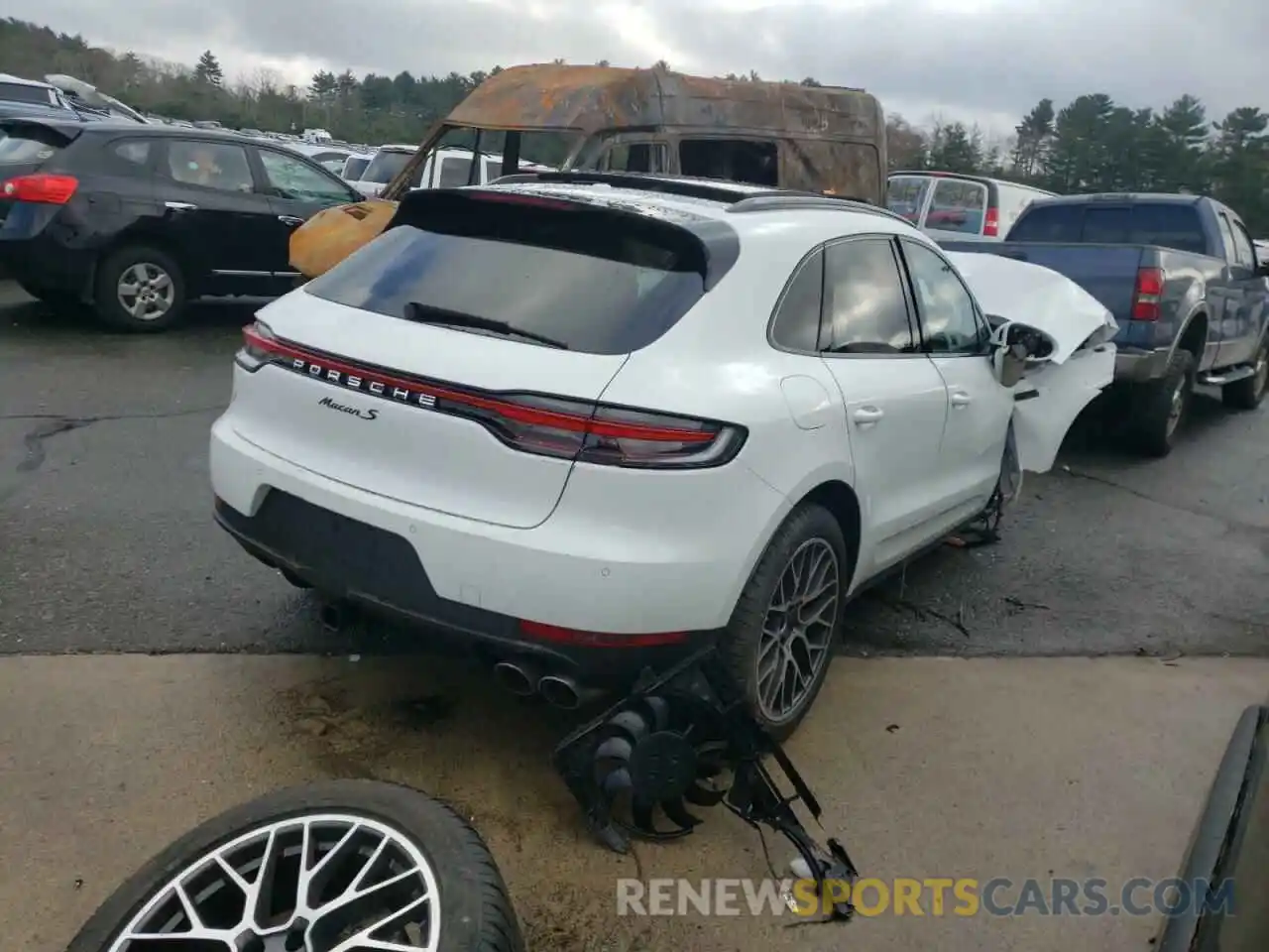 4 Photograph of a damaged car WP1AB2A5XMLB38037 PORSCHE MACAN 2021