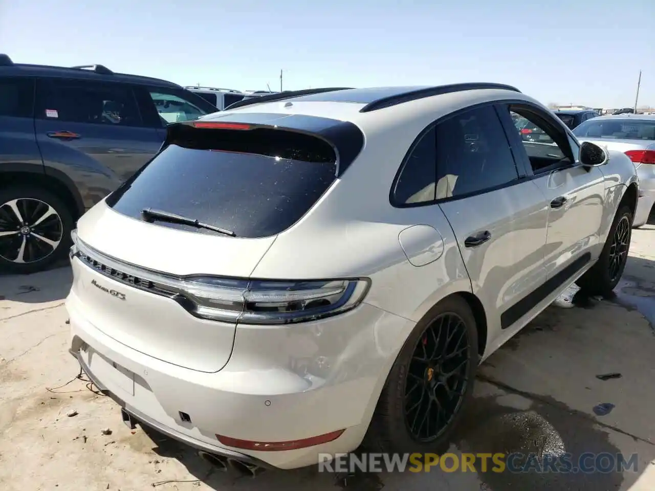 4 Photograph of a damaged car WP1AG2A50MLB51137 PORSCHE MACAN 2021