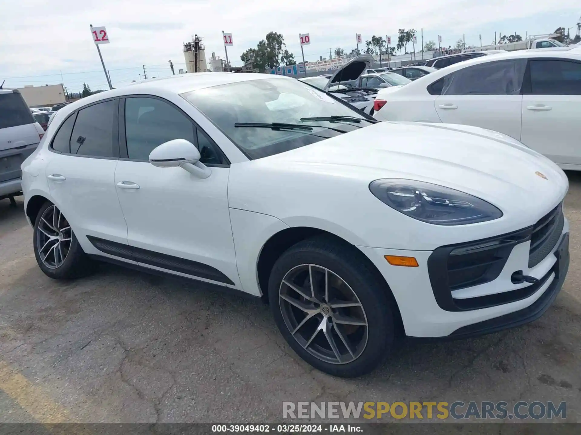 1 Photograph of a damaged car WP1AA2A52NLB09328 PORSCHE MACAN 2022