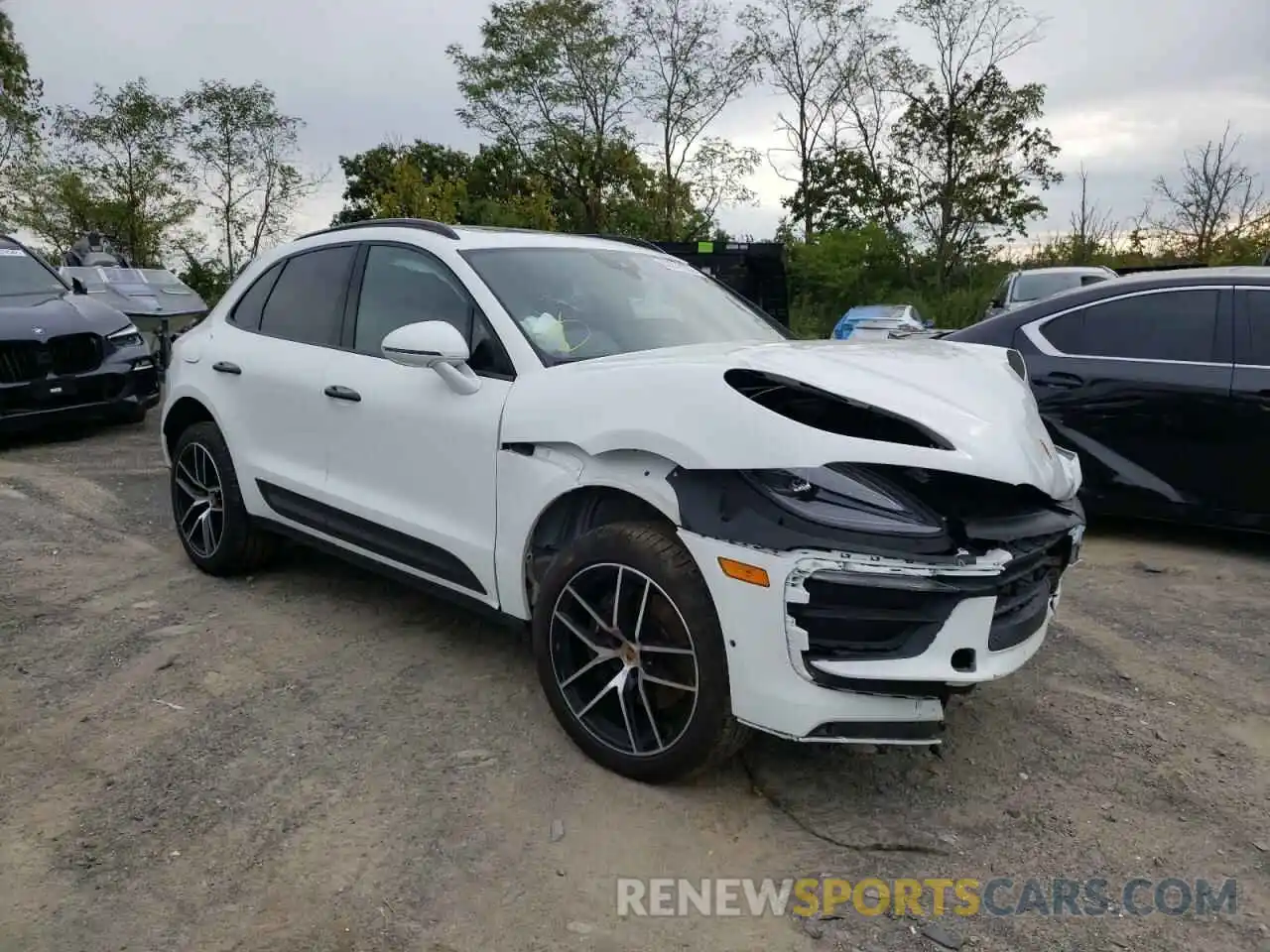 1 Photograph of a damaged car WP1AA2A55NLB01661 PORSCHE MACAN 2022