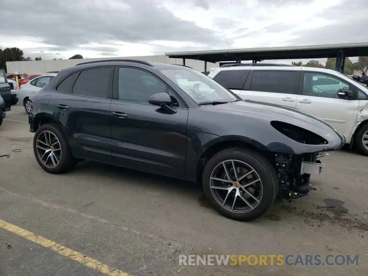 4 Photograph of a damaged car WP1AA2A56NLB01894 PORSCHE MACAN 2022