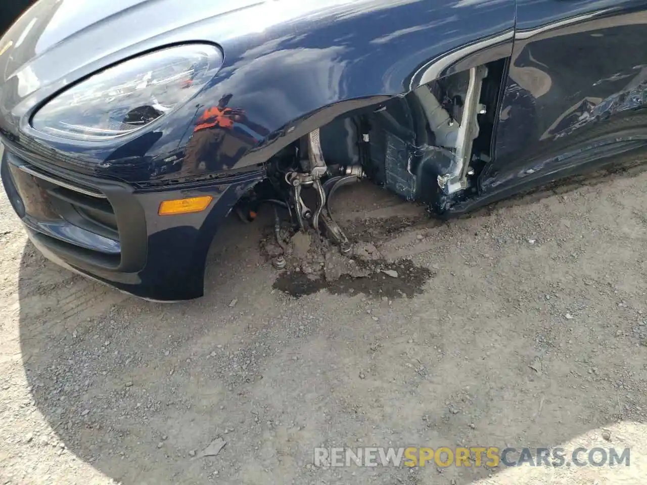 9 Photograph of a damaged car WP1AA2A58NLB01704 PORSCHE MACAN 2022