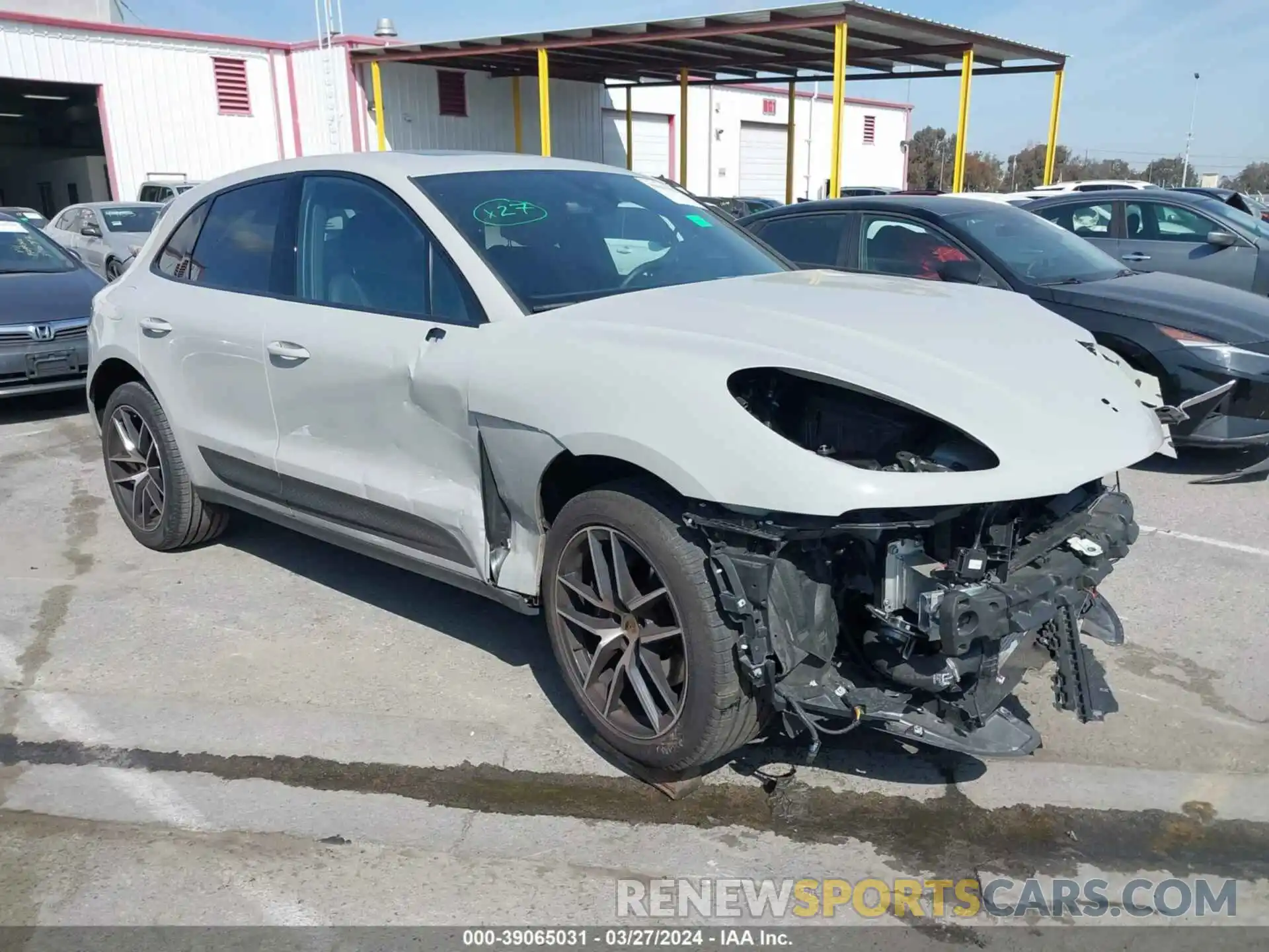 1 Photograph of a damaged car WP1AA2A50PLB11260 PORSCHE MACAN 2023