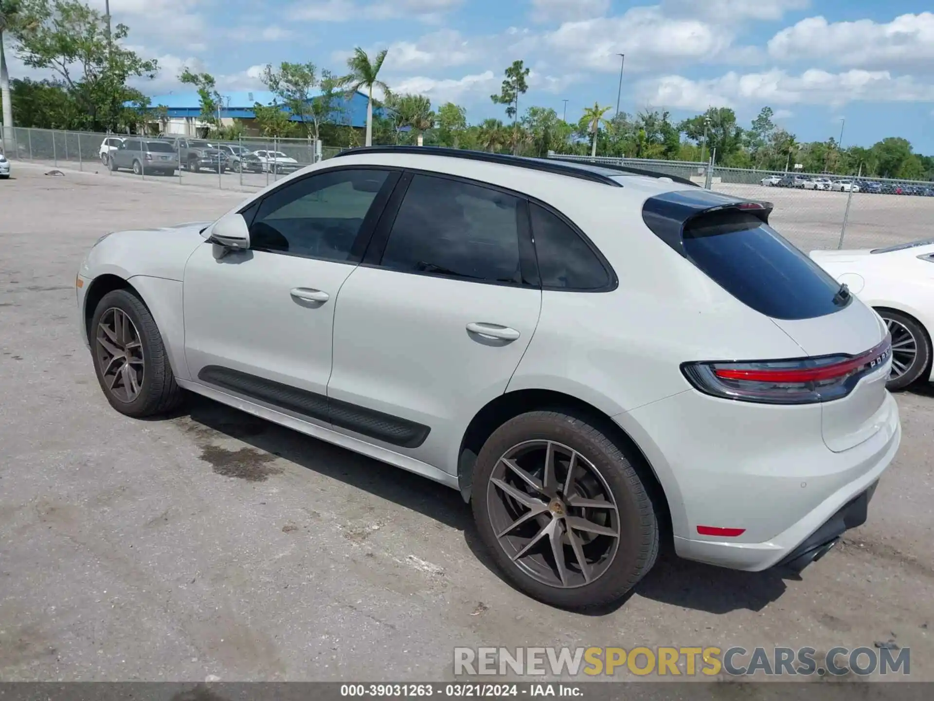 3 Фотография поврежденного автомобиля WP1AA2A56PLB14468 PORSCHE MACAN 2023