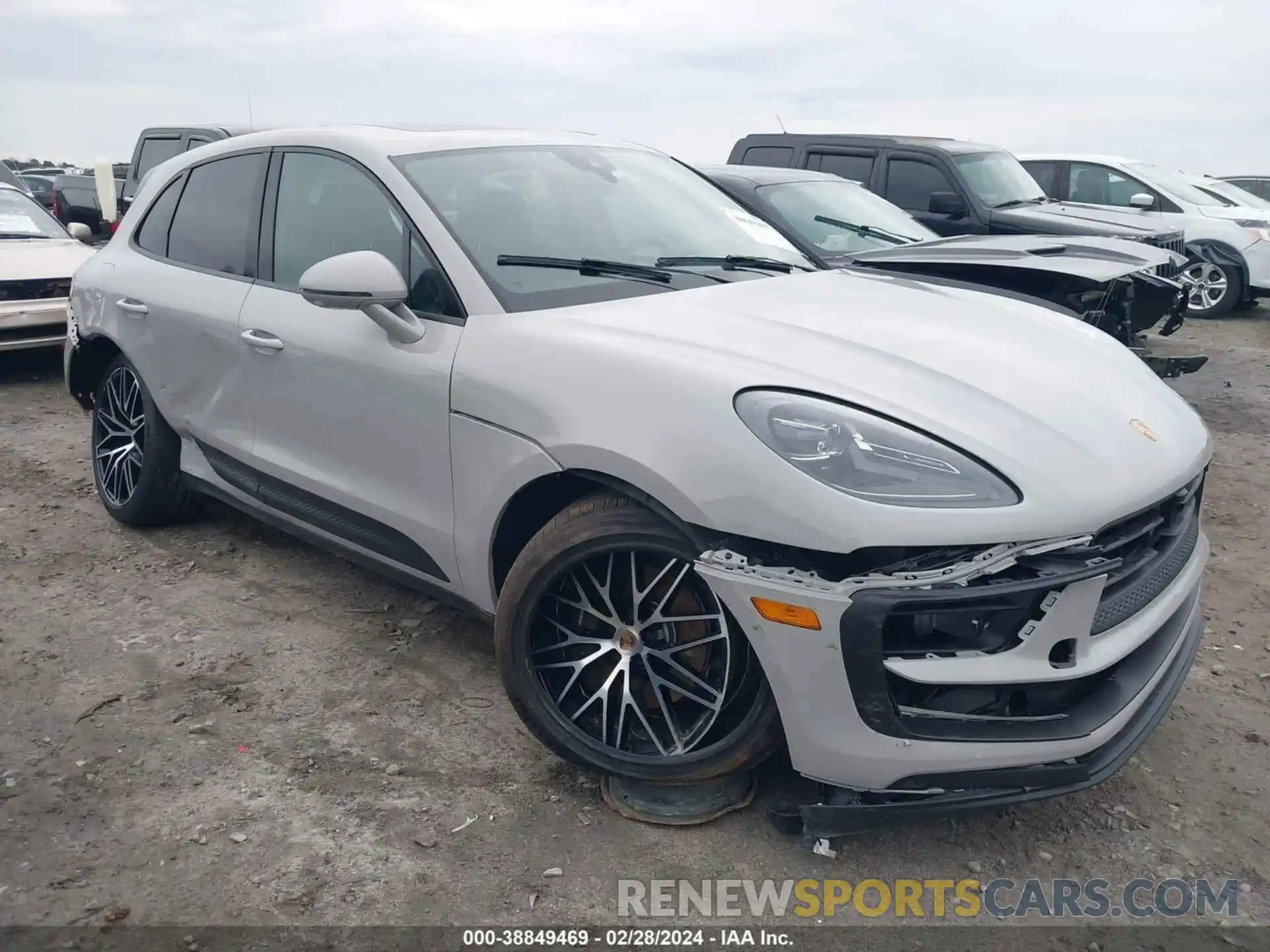 1 Photograph of a damaged car WP1AA2A51RLB01291 PORSCHE MACAN 2024